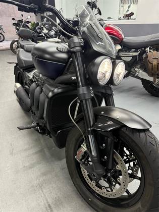 TRIUMPH ROCKET III STORM GT TRIUMPH ROCKET III STORM GT
